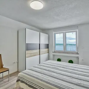 Marina With Sea View Apartment Pula